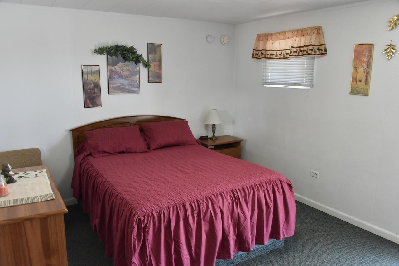 Royals Inn Motel Malta Екстер'єр фото