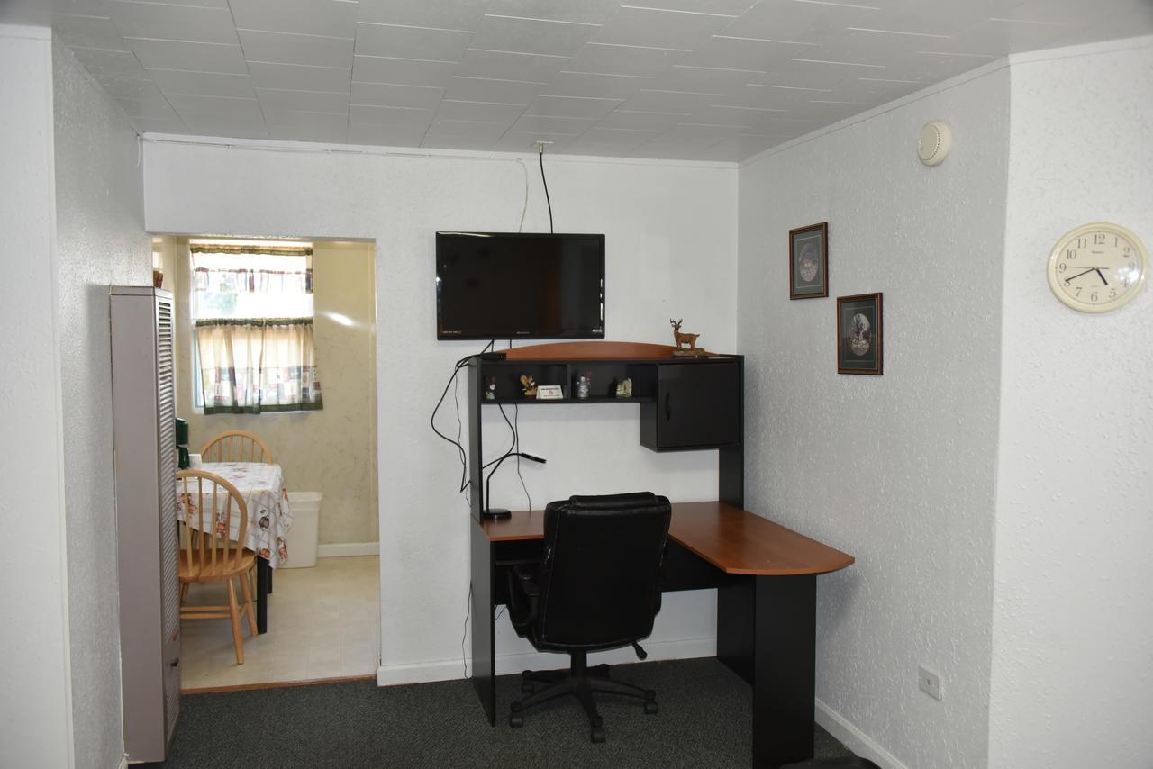 Royals Inn Motel Malta Екстер'єр фото